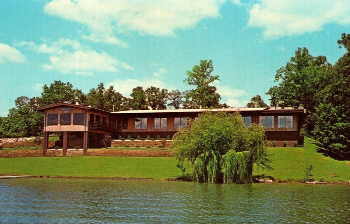 Lakewood Inn - Old Postcard And Promos